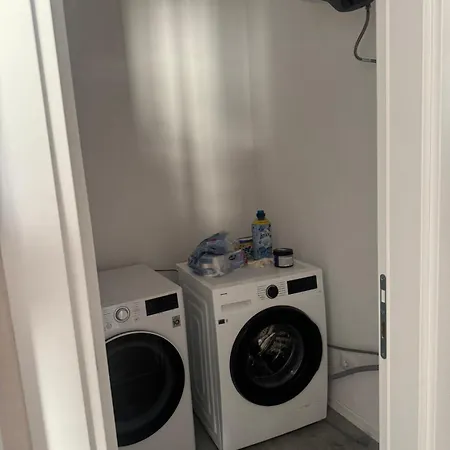 Appartement Univers Near Airport Tirana